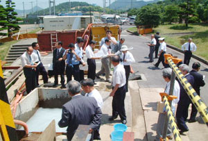 国分寺町議会議員様による、鉱泉湧出状況の確認状況